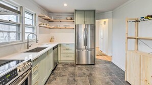 Unclassified image, 2 of 32, button - Cozy Sag Harbor House Rental - Walk to Beach! (Sag Harbor)