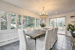 Dining - Cozy Sag Harbor House Rental - Walk to Beach! (Sag Harbor)
