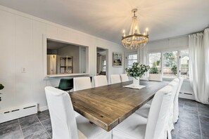 Dining - Cozy Sag Harbor House Rental - Walk to Beach! (Sag Harbor)