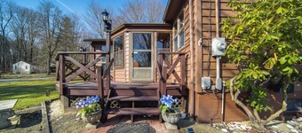 Charming Pymatuning Lake House Near Park & Beach