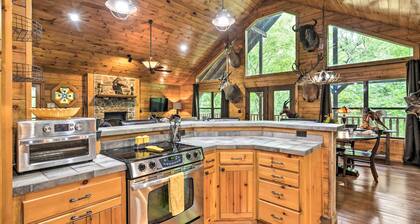 Secluded Northwest Arkansas Cabin: Fire Pit & Deck