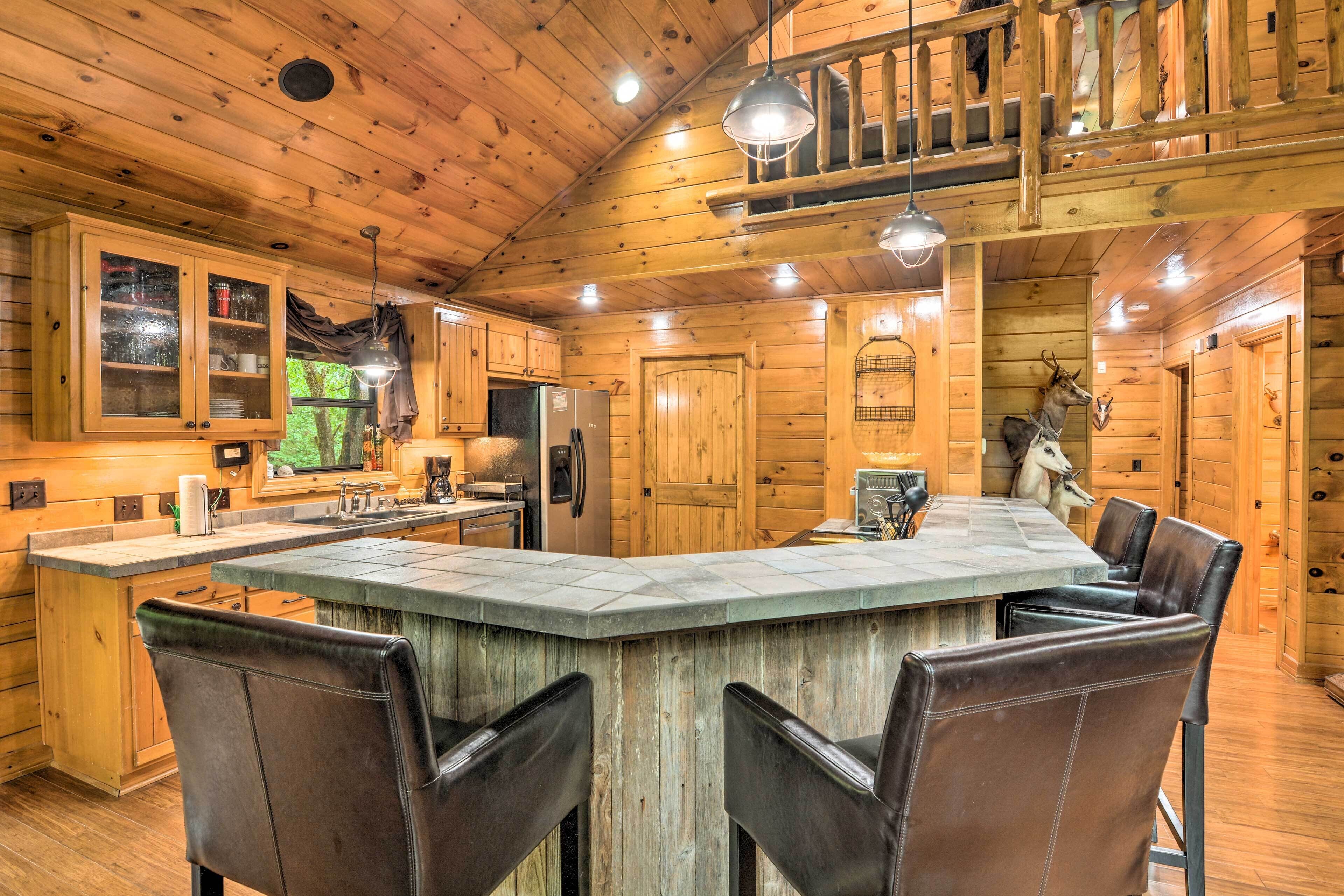 Secluded Sulphur Springs Cabin w/ Fire Pit & Deck!