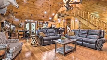 House (3 Bedrooms) | Living area