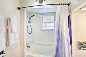 Bathroom - Catskills Home + Fire Pit Near Hiking, Skiing (Cairo)