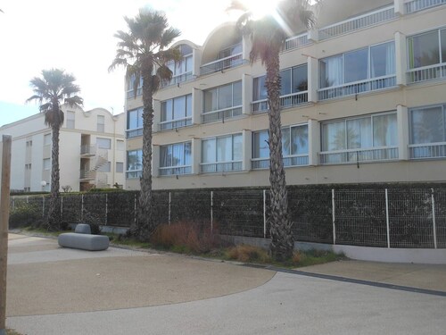 APT 2 ROOMS 52m2 with LOGGIA  7m² REF 4023