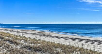 Atlantic Beach Home w/ Decks & Fire Pit