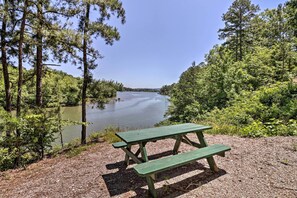 House (4 Bedrooms) | Interior - 13 Mi to Hot Springs: Serene Royal Home w/ Deck! (Royal)
