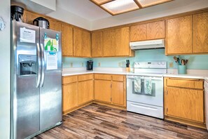 House (4 Bedrooms) | Interior - Fire Pit & Bay Views: North Bend Home! (North Bend)