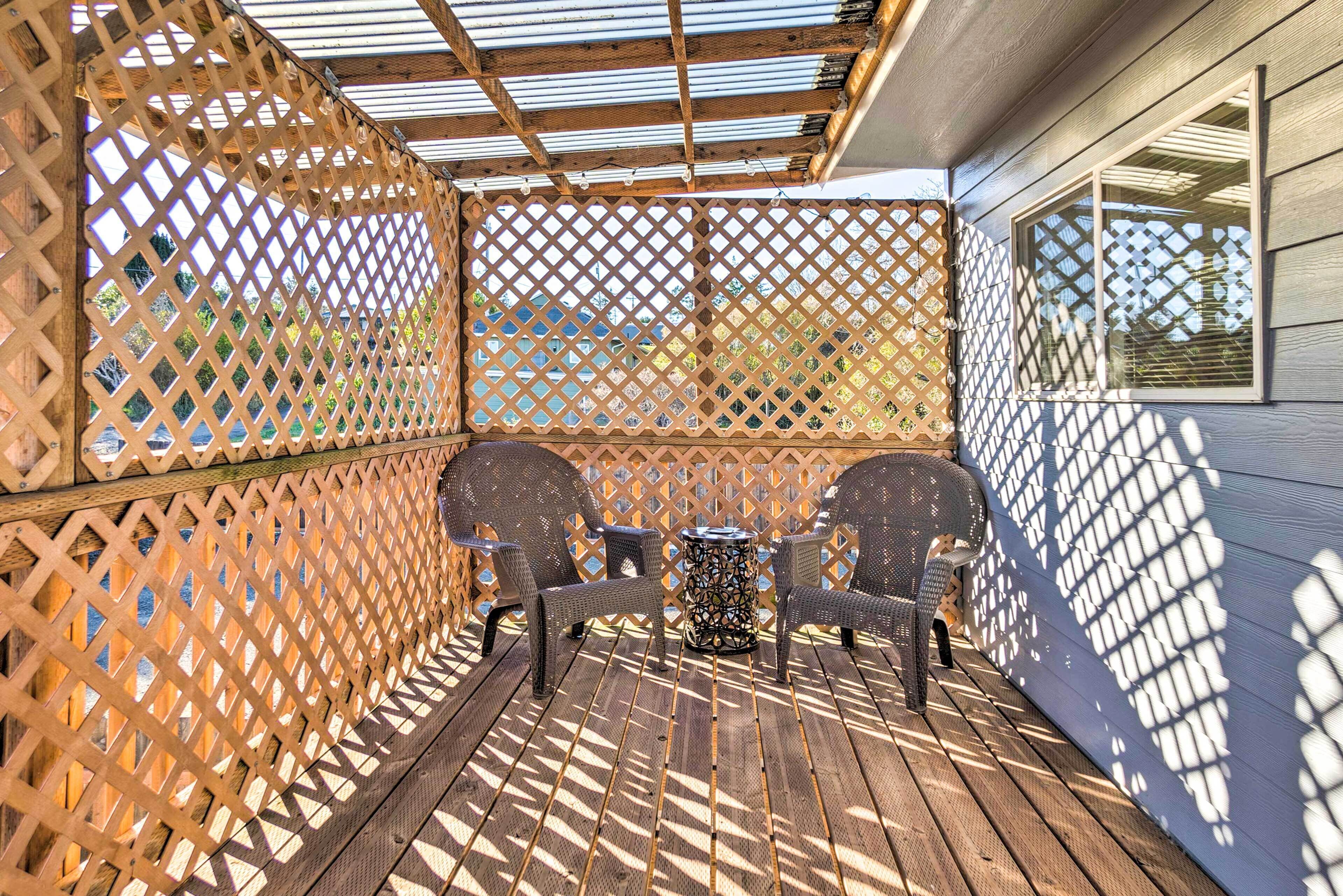 Pet-friendly North Bend Home w/ Bay Views!