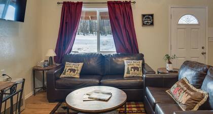 Soldotna Vacation Rental ~ 8 Mi to Kenai River!