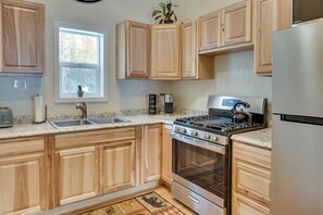 House (2 Bedrooms) | Interior