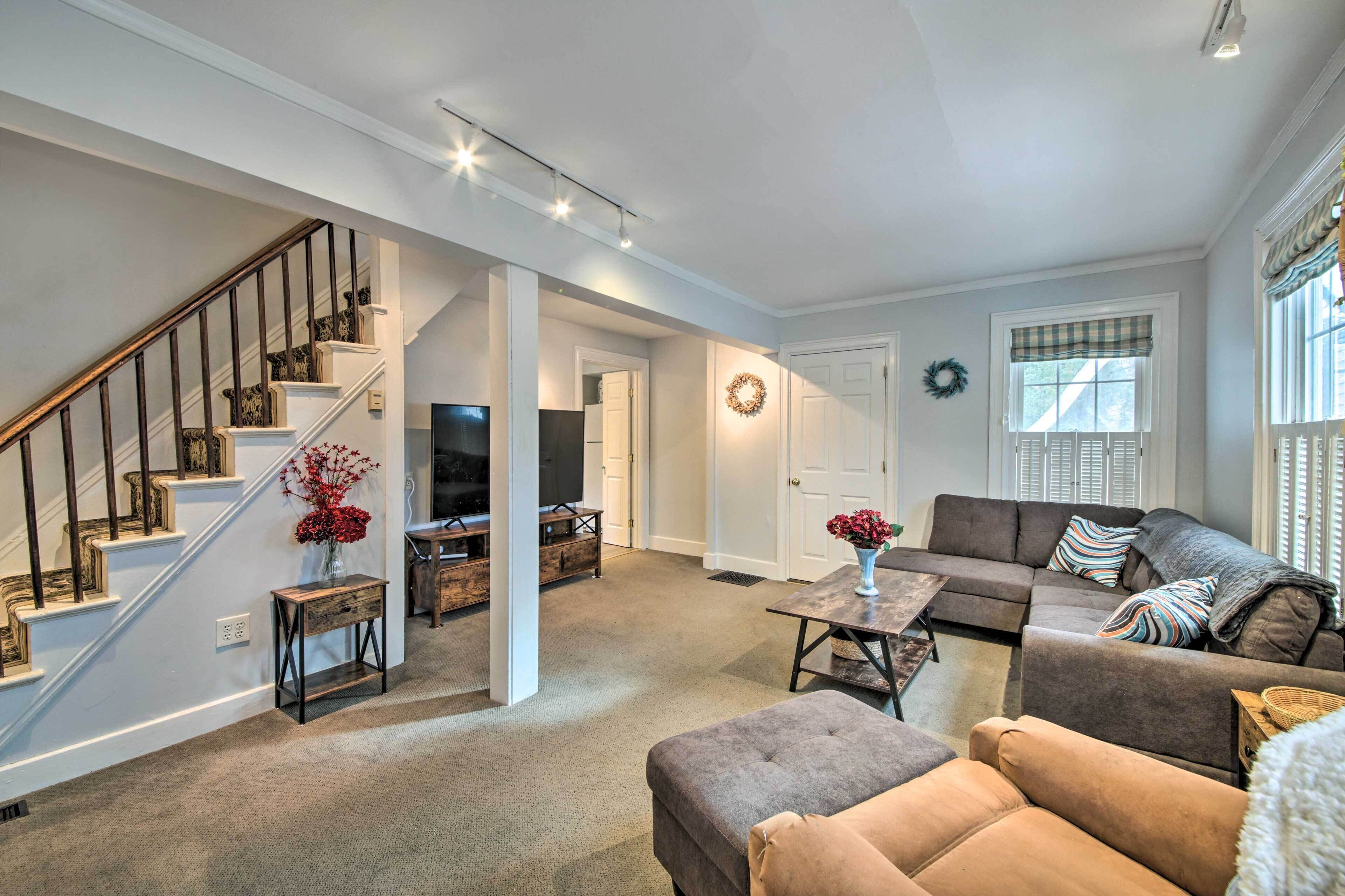 Charming Belfast Home, Walk to Downtown!