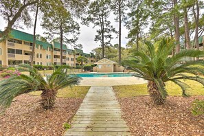 Apartment (2 Bedrooms) | Interior - Sunroom + Beach Access: Hilton Head Condo (Hilton Head Island)