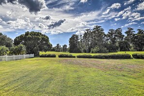 Property grounds - Palm Harbor Home w/ Pool & Golf Course Views! (Palm Harbor)