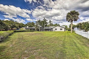 Property grounds - Palm Harbor Home w/ Pool & Golf Course Views! (Palm Harbor)