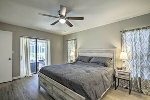 3 bedrooms, iron/ironing board, bed sheets - Palm Harbor Home w/ Pool & Golf Course Views! (Palm Harbor)