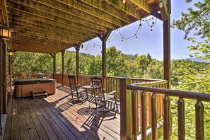 House (3 Bedrooms) | Interior - Pigeon Forge Cabin w/ Amazing Mountain Views! (Sevierville)