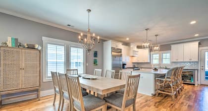 Bright Coastal Abode With Porch & Beach Access!