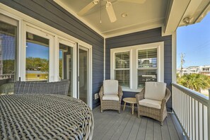 Interior - Bright Coastal Abode With Porch & Beach Access! (Carolina Beach)