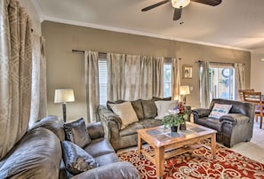 Interior - 4 Mi to Animal Kingdom: Gem w/ Pool in Kissimmee (Kissimmee)