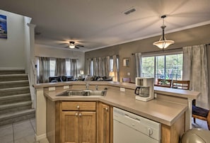 Interior - 4 Mi to Animal Kingdom: Gem w/ Pool in Kissimmee (Kissimmee)