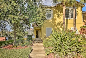 Apartment (4 Bedrooms) | Interior - 4 Mi to Animal Kingdom: Gem w/ Pool in Kissimmee (Kissimmee)