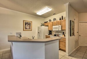 Interior - 4 Mi to Animal Kingdom: Gem w/ Pool in Kissimmee (Kissimmee)