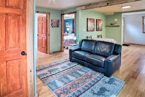 Cottage (2 Bedrooms) | Interior