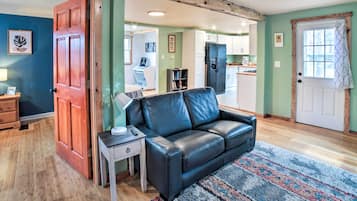 Cottage (2 Bedrooms) | Interior