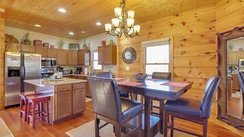 House (2 Bedrooms) | Interior