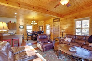 House (2 Bedrooms) | Interior