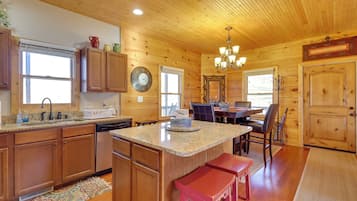 House (2 Bedrooms) | Bahagian dalam