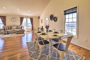 Cottage (2 Bedrooms) | Interior