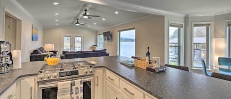 House (4 Bedrooms) | Interior