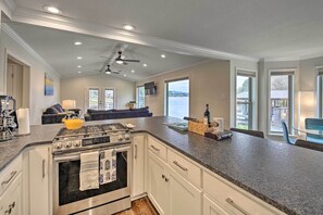 Interior - Boat Dock & Kayaks: Waterfront Hot Springs Home! (Hot Springs)