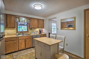 House (3 Bedrooms) | Interior - Woodsy Diamond Point Getaway - 5 Mi to Lake George (Lake George)