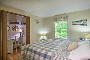 House (3 Bedrooms) | Interior - Woodsy Diamond Point Getaway - 5 Mi to Lake George (Lake George)