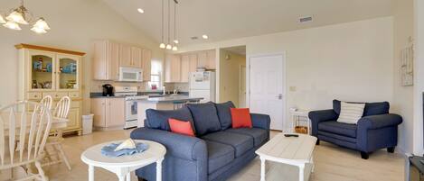 アパートメント (3 Bedrooms) | リビング エリア | テレビ