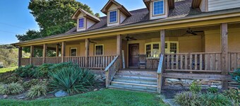 Game Room, Theater + Deck: Burnsville Cabin!