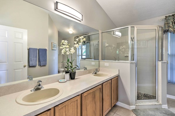 House (3 Bedrooms) | Bathroom