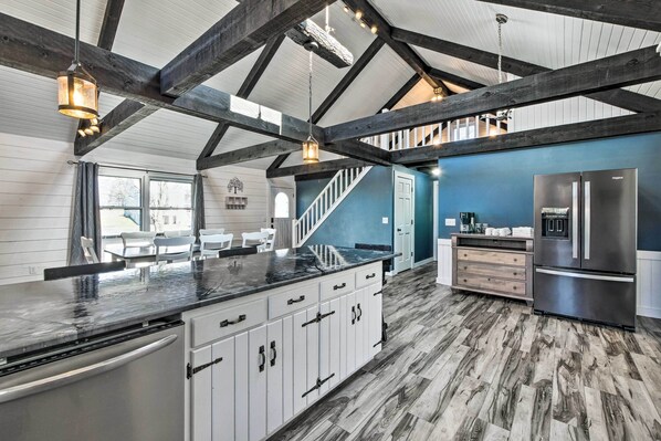 House (4 Bedrooms) | Interior