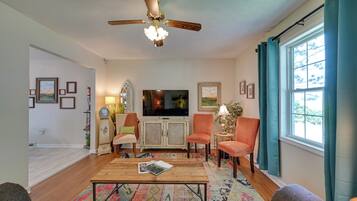 House (2 Bedrooms) | Interior