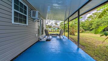 House (1 Bedroom) | Interior