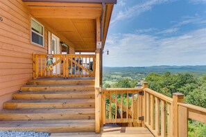 House (2 Bedrooms) | Interior - 'mountain Sky Escape' Murphy Cabin w/ Mtn Views (Murphy)