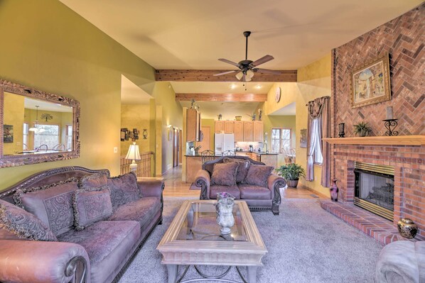 House (4 Bedrooms) | Interior