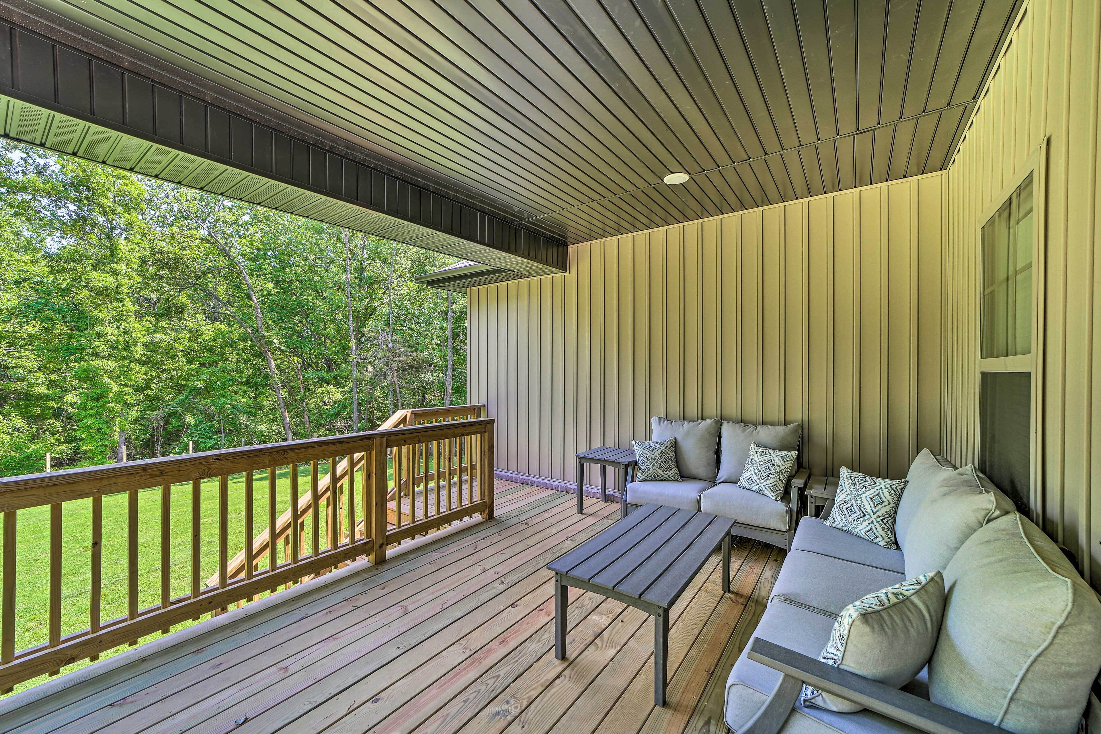New Everything! Comfy Home w/ Deck & Trail Access!