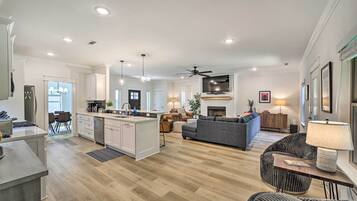 House (3 Bedrooms) | Interior