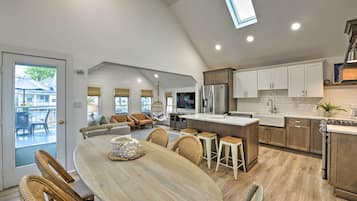 Apartment (1 Bedroom) | Interior