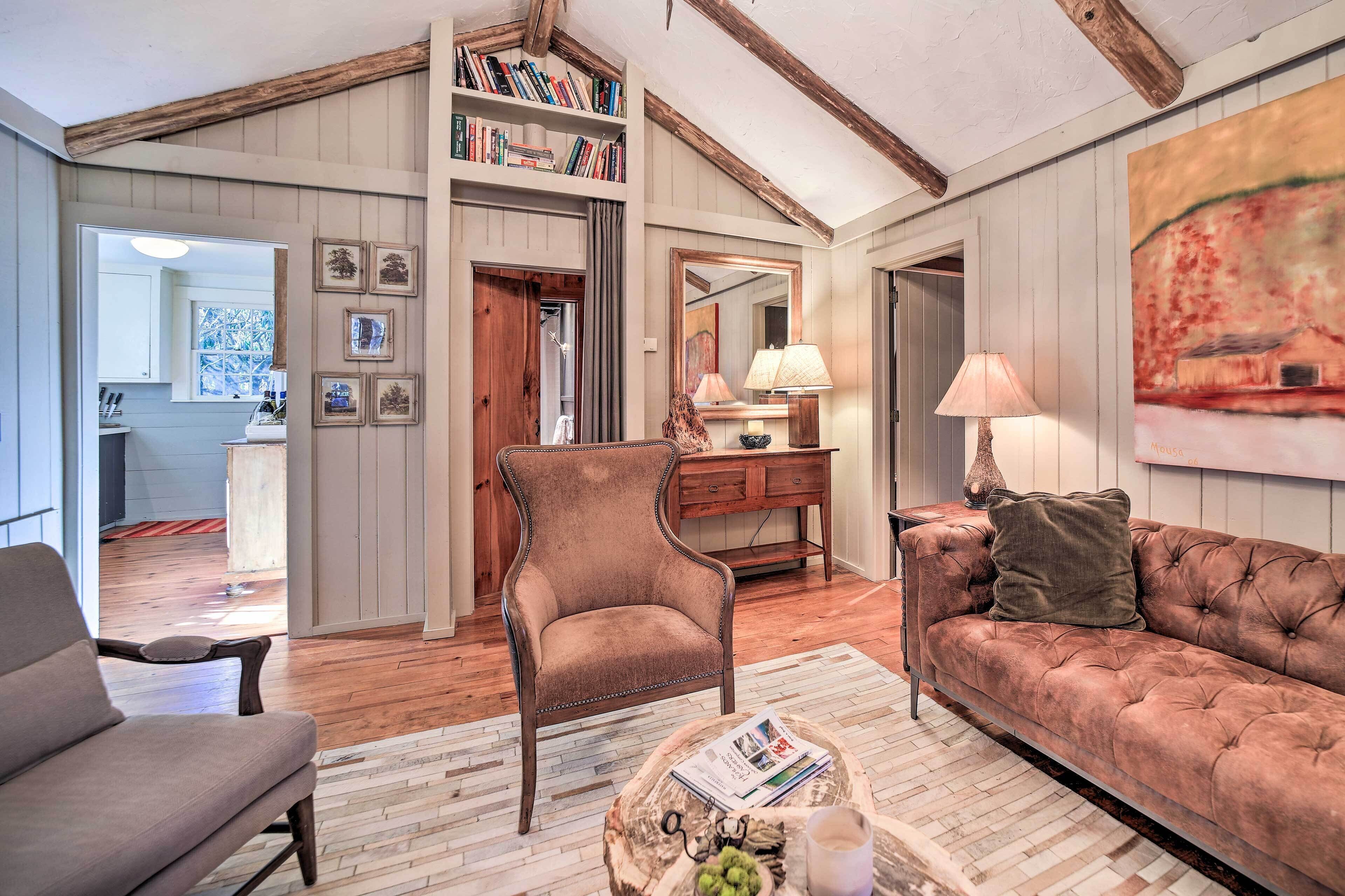 Mirror Lake Cabin ~ 1 Mi to Dtwn Highlands!