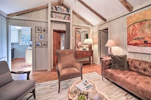 House (2 Bedrooms) | Interior - Mirror Lake Cabin ~ 1 Mi to Dtwn Highlands! (Highlands)